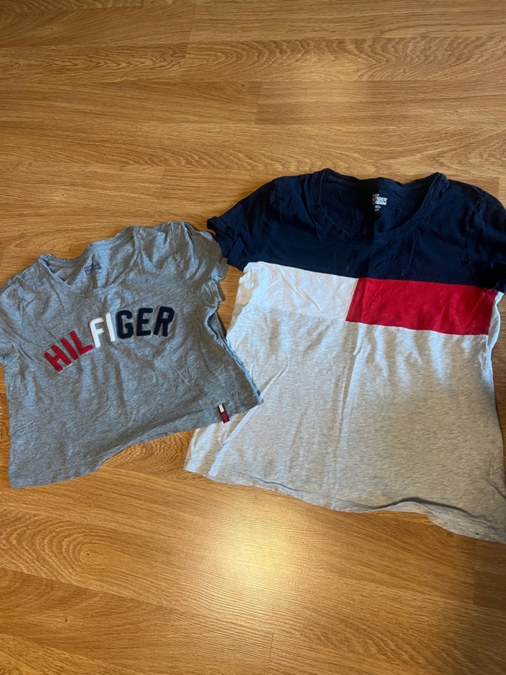 Tommy Hilfiger Grey, Navy & Red Short Sleeve Tees (2 Pack)